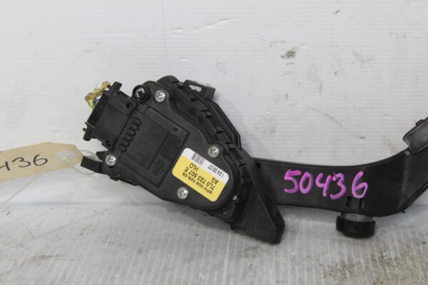 Porsche 9PA 955 957 Cayenne Accelerator Throttle Pedal 95542302450, 7L0723507E