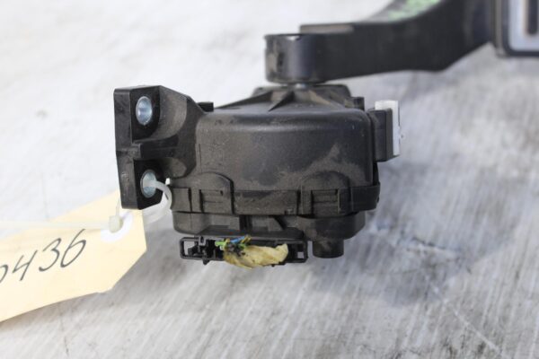 Porsche 9PA 955 957 Cayenne Accelerator Throttle Pedal 95542302450, 7L0723507E
