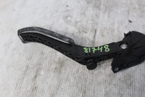 Porsche 9PA 955 957 Cayenne Accelerator Throttle Pedal 95542302450, 7L0723507E