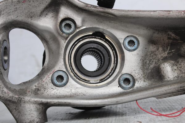 Porsche 958 92A Cayenne Front Left Knuckle w Hub 95834115500, 95834115501