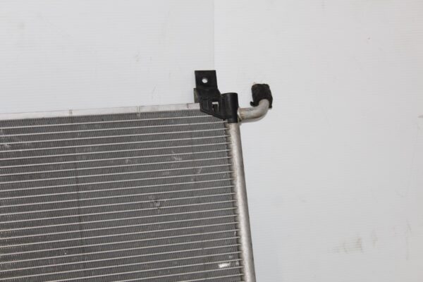 Range Rover Sport L494 3.0L Auxiliary Radiator Cooler LR062430, LR106644