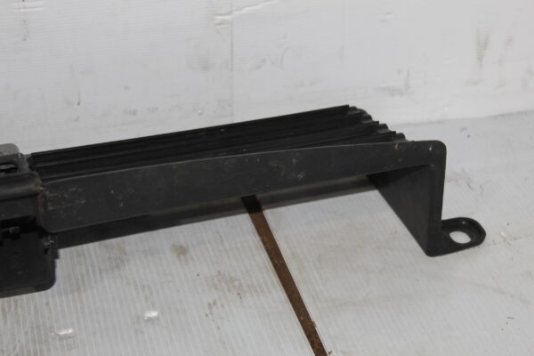 Range Rover Sport L494 Radiator Air Shutter Guide LR043742, LR102691