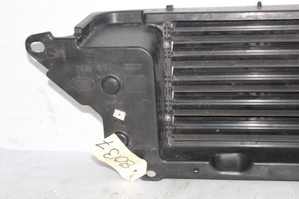 Range Rover Sport L494 Radiator Air Shutter Guide LR043742, LR102691