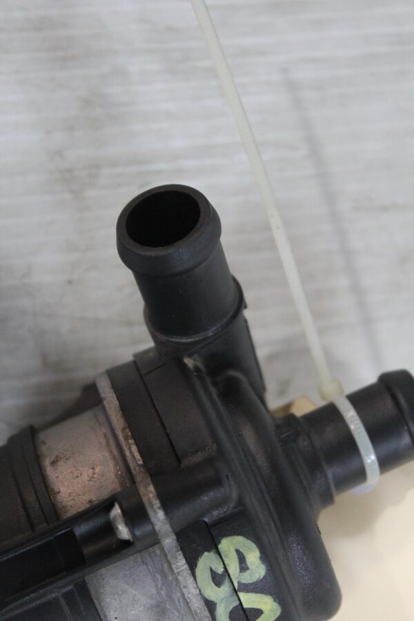 Range Rover Sport L494 Auxiliary Additional Coolant Pump LR088318, LR095160