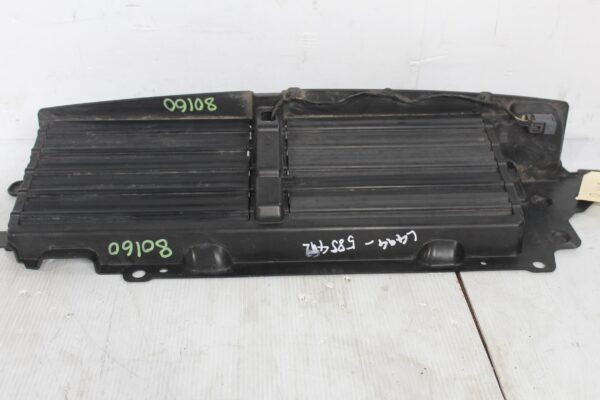Range Rover Sport L494 Radiator Air Shutter Guide LR043742, LR102691