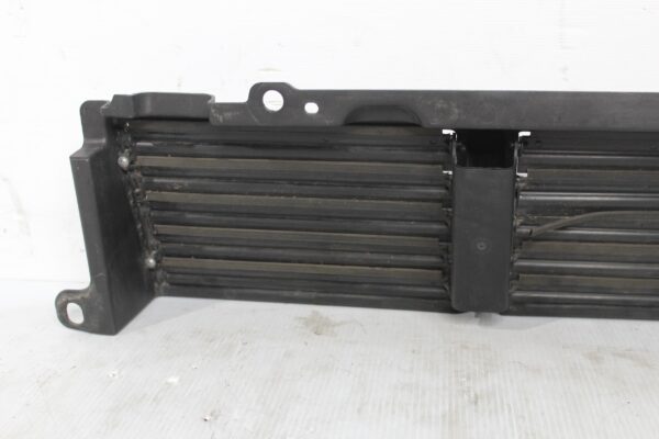 Range Rover Sport L494 Radiator Air Shutter Guide LR043742, LR102691