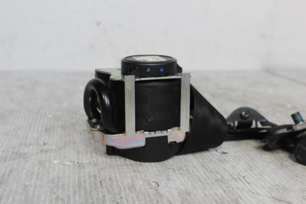 Range Rover Sport L494 Front Left Seat Belt Pre-tensioner LR047678, LR076645