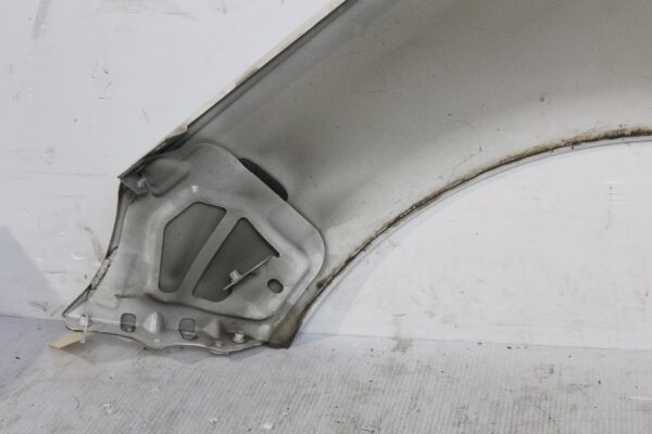 Range Rover Sport L494 Front Right Fender Guard WHITE LR061823, FK6216005AA