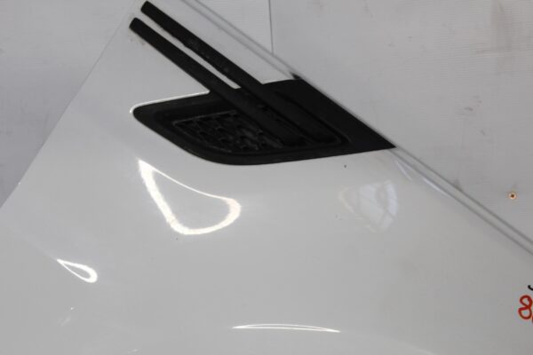 Range Rover Sport L494 Front Right Fender Guard WHITE LR061823, FK6216005AA