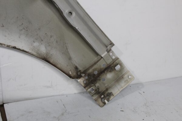 Range Rover Sport L494 Front Right Fender Guard WHITE LR061823, FK6216005AA