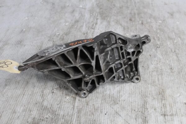 Range Rover Sport L494 3.0L SDV6 Alternator Bracket LR065741, CPLA10239AC