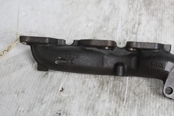 Range Rover Sport L494 3.0L SDV6 Left Exhaust Manifold LR063059, FW939431AB