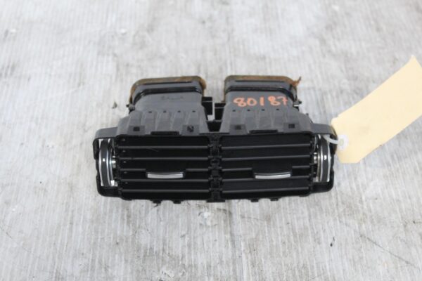 Range Rover L494 Sport Rear Centre Console Air Vent Assembly LR039640, LR087337