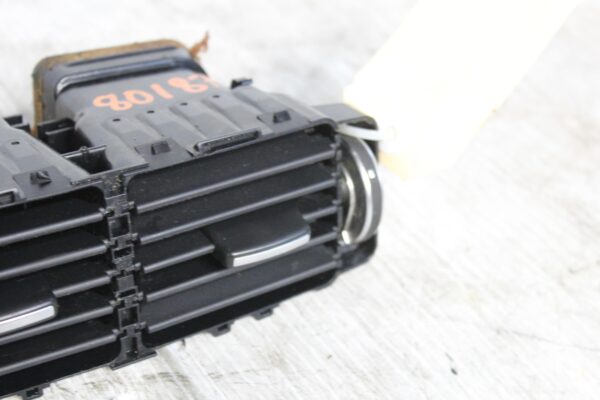 Range Rover L494 Sport Rear Centre Console Air Vent Assembly LR039640, LR087337