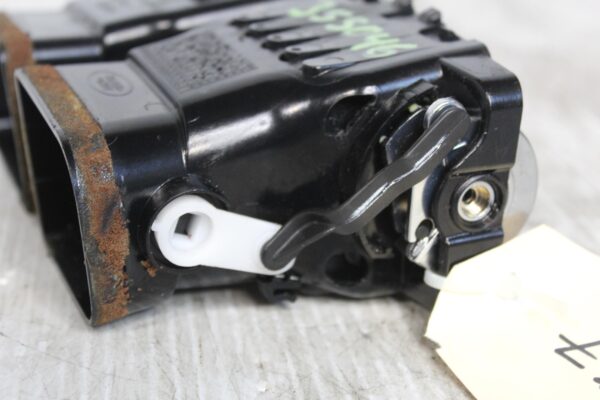 Range Rover L494 Sport Rear Centre Console Air Vent Assembly LR039640, LR087337