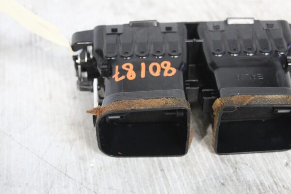Range Rover L494 Sport Rear Centre Console Air Vent Assembly LR039640, LR087337