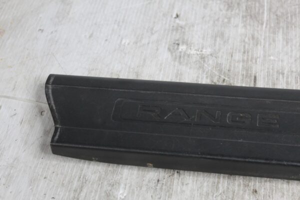 Range Rover Sport L494 Front Left Door Scuff Plate Foot Trim LR043336
