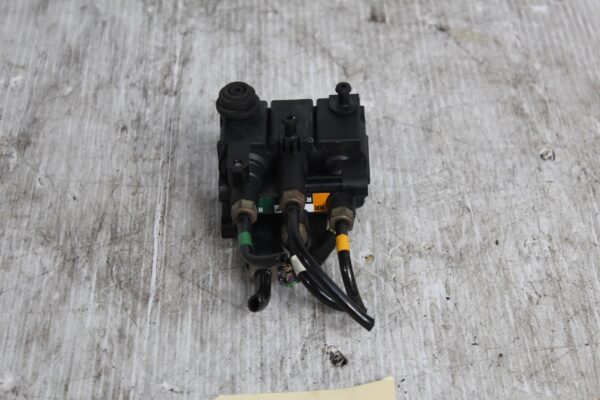 Range Rover Sport L494 Rear Suspension Levelling Valve LR037082, LR176326