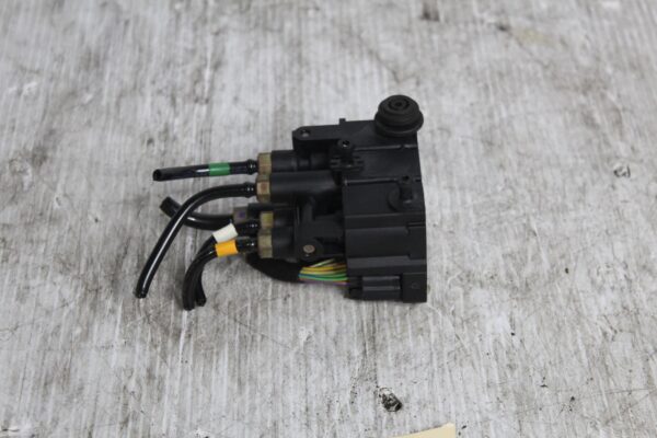 Range Rover Sport L494 Rear Suspension Levelling Valve LR037082, LR176326