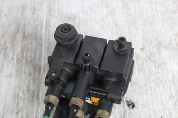 Range Rover Sport L494 Rear Suspension Levelling Valve LR037082, LR176326
