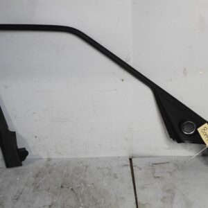 Range Rover Sport L494 Front Left Door Seal Mould w Speaker LR043839