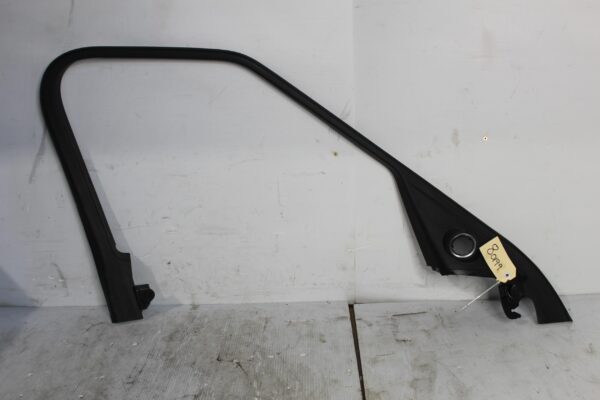 Range Rover Sport L494 Front Left Door Seal Mould w Speaker LR043839