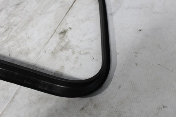 Range Rover Sport L494 Front Left Door Seal Mould w Speaker LR043839