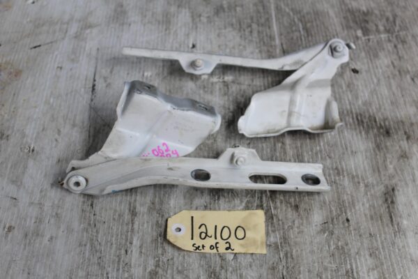 Audi 8R Q5 SQ5 Bonnet Hinge Left Right White 8R0823301A, 8R0823302A