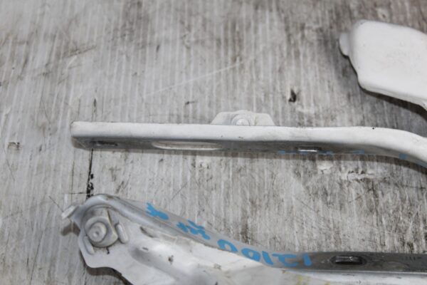Audi 8R Q5 SQ5 Bonnet Hinge Left Right White 8R0823301A, 8R0823302A