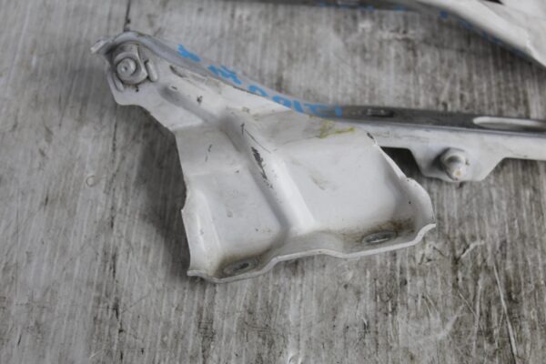 Audi 8R Q5 SQ5 Bonnet Hinge Left Right White 8R0823301A, 8R0823302A