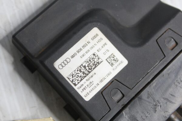Audi 8V RS3 Fuel Pump Supply Control Module 4M0906093N