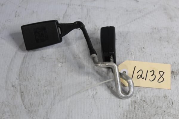 Audi 8P A3 S3 Rear Middle Seat Belt Buckle Clip Clasp Catch 8P0857739C