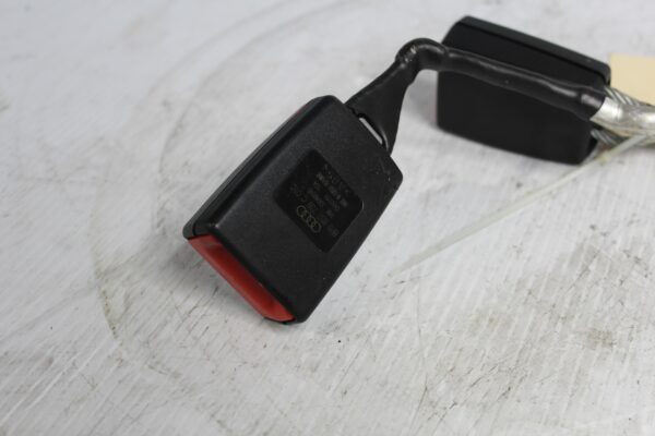 Audi 8P A3 S3 Rear Middle Seat Belt Buckle Clip Clasp Catch 8P0857739C