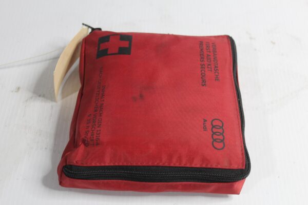 Audi A1 A3 A4 A5 A6 Q5 Q7 Emergency First Aid Kit Bag 8P0860282A