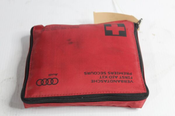 Audi A1 A3 A4 A5 A6 Q5 Q7 Emergency First Aid Kit Bag 8P0860282A