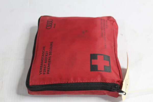 Audi A1 A3 A4 A5 A6 Q5 Q7 Emergency First Aid Kit Bag 8P0860282A