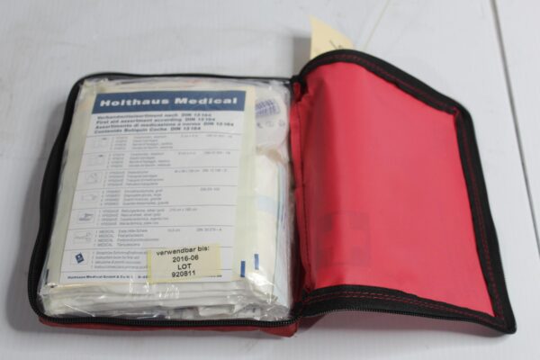 Audi A1 A3 A4 A5 A6 Q5 Q7 Emergency First Aid Kit Bag 8P0860282A