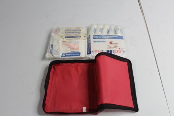 Audi A1 A3 A4 A5 A6 Q5 Q7 Emergency First Aid Kit Bag 8P0860282A
