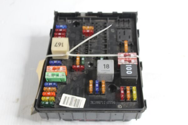 Audi 8P S3 Engine Base Fuse Box Compartment 1K0937124K, 1K0937124P