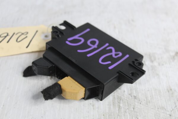 Audi 8P A3 S3 Parking Aid Control Unit PDC Module 8P0919475M