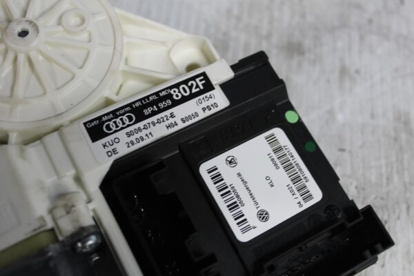 Audi 8P A3 S3 Rear Right Drivers Side Window Regulator Motor Control unit 8P4959802F