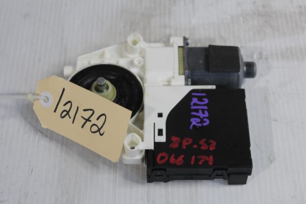Audi 8P A3 S3 Front Right Drivers Side Window Regulator Motor Control unit 8P4959802Q