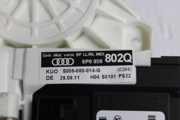 Audi 8P A3 S3 Front Right Drivers Side Window Regulator Motor Control unit 8P4959802Q