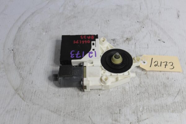 Audi 8P A3 S3 RS3 Driver Right Front Window Regulator Motor 8P0959801Q