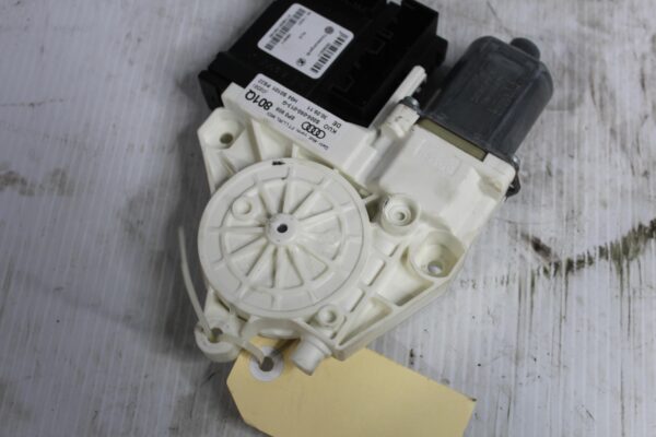 Audi 8P A3 S3 RS3 Driver Right Front Window Regulator Motor 8P0959801Q
