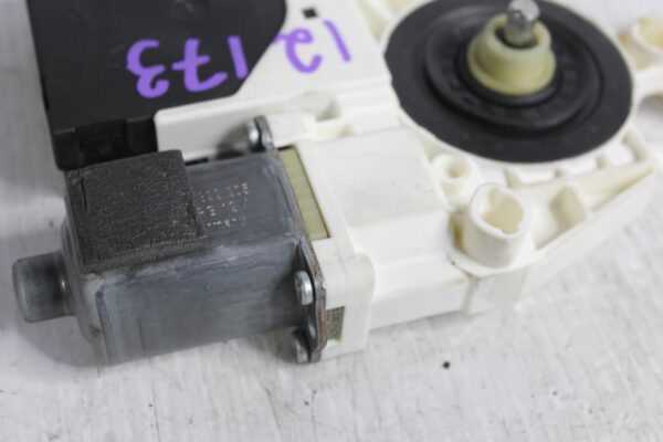 Audi 8P A3 S3 RS3 Driver Right Front Window Regulator Motor 8P0959801Q