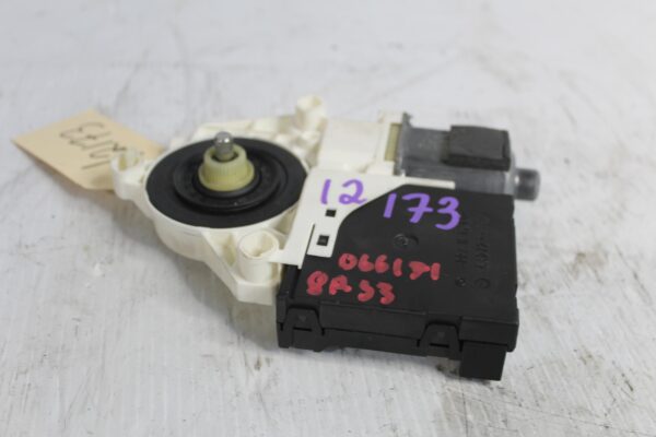 Audi 8P A3 S3 RS3 Driver Right Front Window Regulator Motor 8P0959801Q