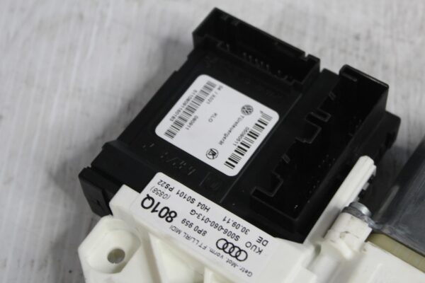 Audi 8P A3 S3 RS3 Driver Right Front Window Regulator Motor 8P0959801Q