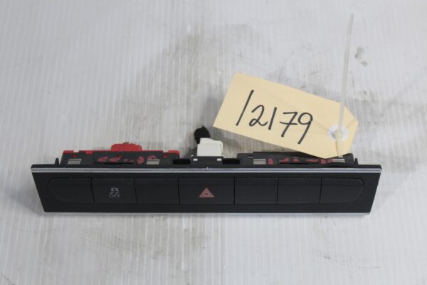 Audi 8P S3 Dashboard PDC Switch Panel 8P0927137BP