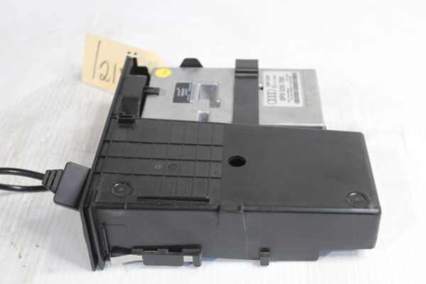 Audi 8P S3 Radio RNS Media Interface Control Module Unit 8P0035785